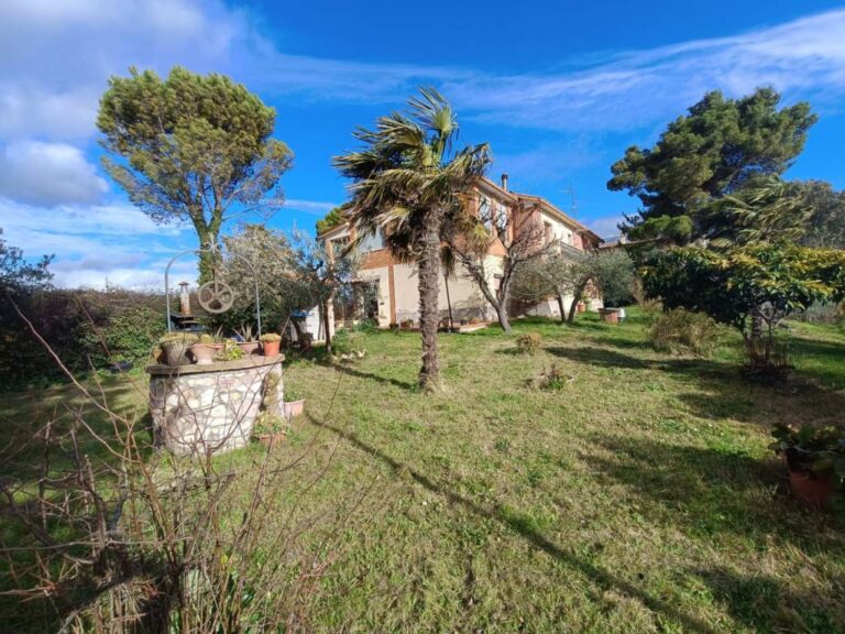 Villa a Spoleto — € 155.000