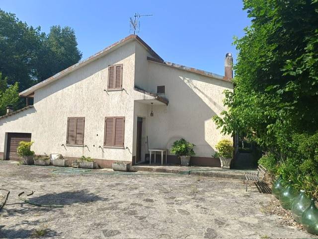 Villa a Spoleto — € 119.000
