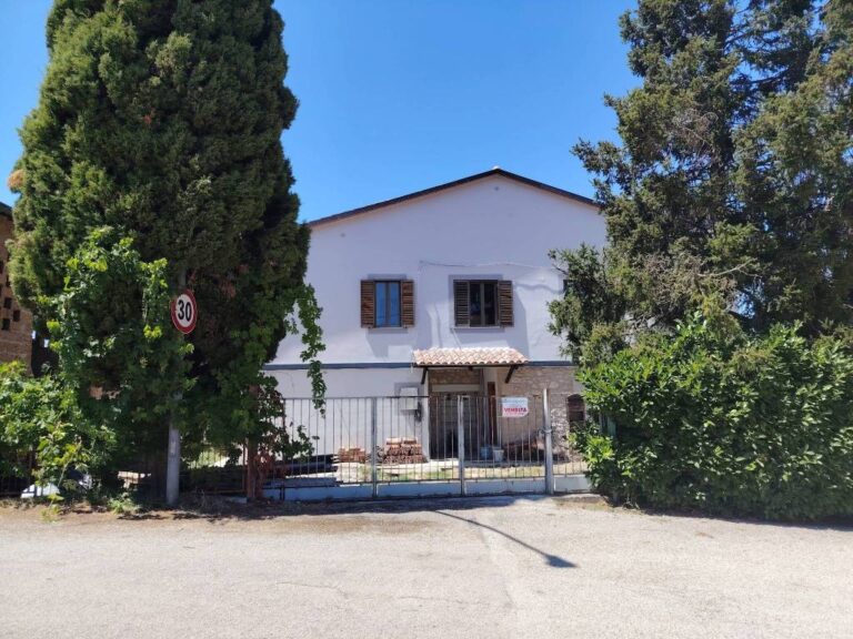 Villa a Spoleto — € 219.000