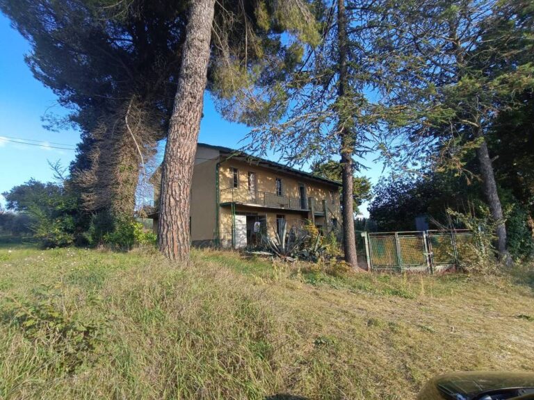 Casa indipendente a Montefalco — € 59.000