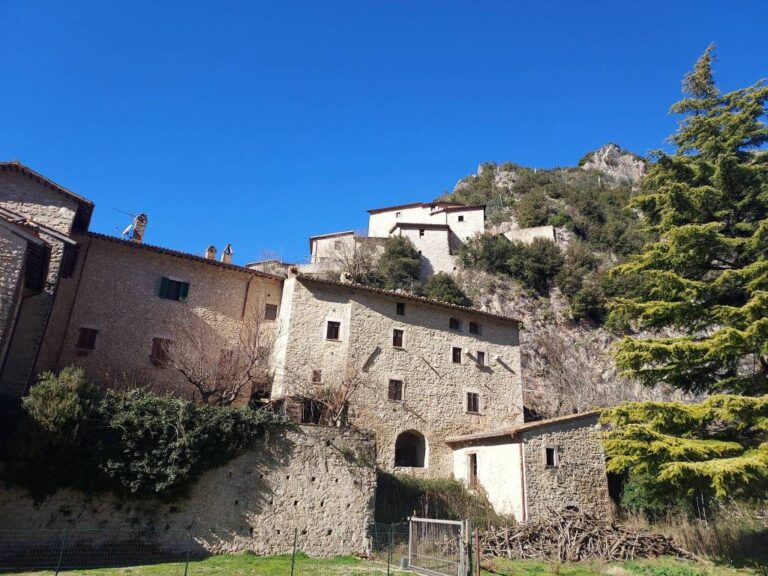 Rustico a Vallo di Nera — € 89.000