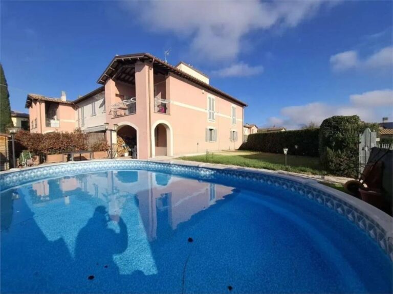 Villa a Spoleto — € 289.000