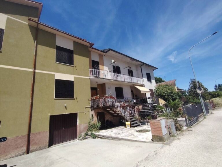 Casa indipendente a Spoleto — € 110.000