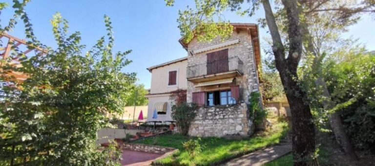 Villa a Trevi — € 450.000